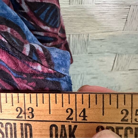 Tommy Bahama men’s Vintage Hawaiian button down Shirt 100% Silk bohemian - Picture 8 of 10